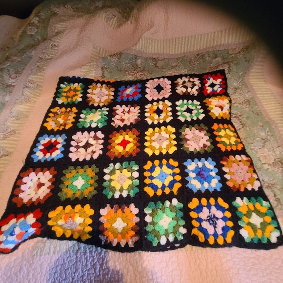 Handmade Granny Squares Blanket Crochet Blanket Vintage. K - Picture 10 of 10